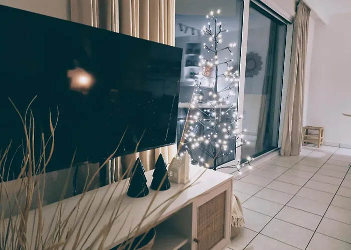 Apartament Shorebreak Near The *